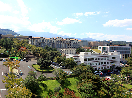 Ausstellungshalle der Philosophie der Praxis des Vorsitzenden Kim Chang-In an der Nationaluniversität Jeju